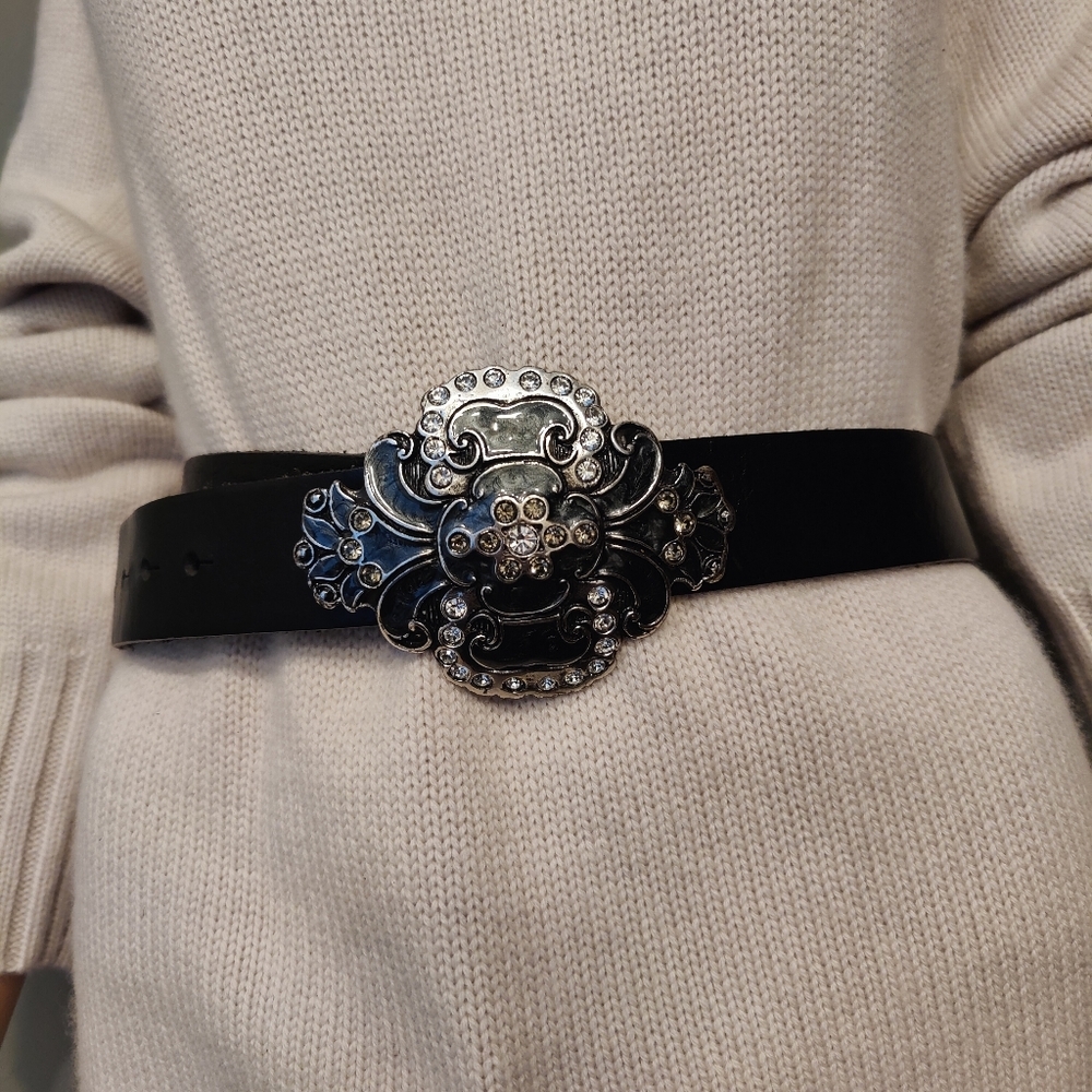 Landes Signature Embellished Buckle Leather Belt